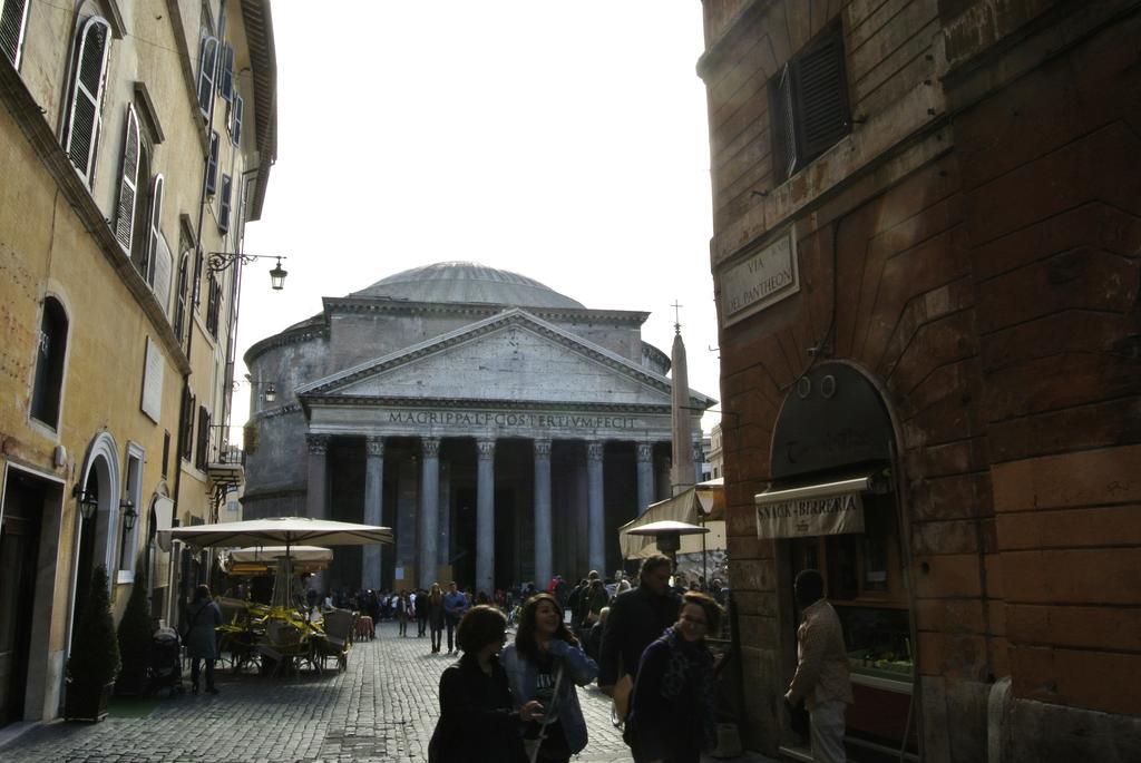 Appartamento Pantheon Domus Valentino Roma Esterno foto