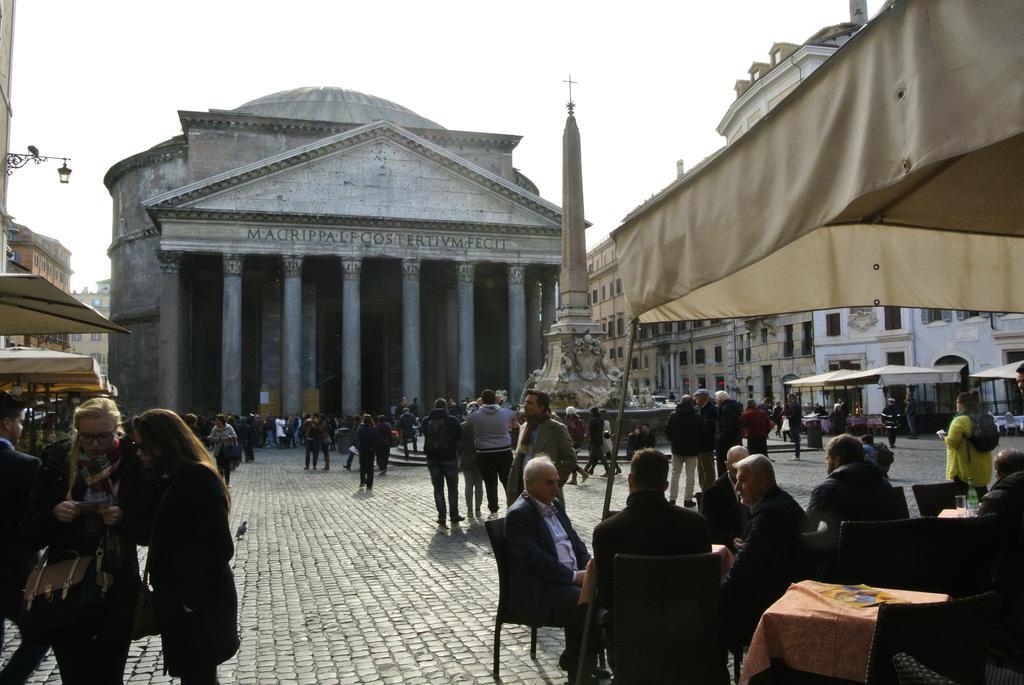 Appartamento Pantheon Domus Valentino Roma Esterno foto